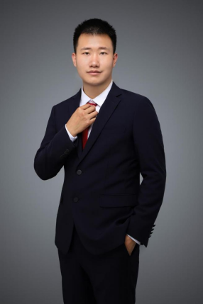 于小龙